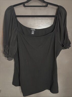 U2B Black Square Neck Puff-Sleeve Top